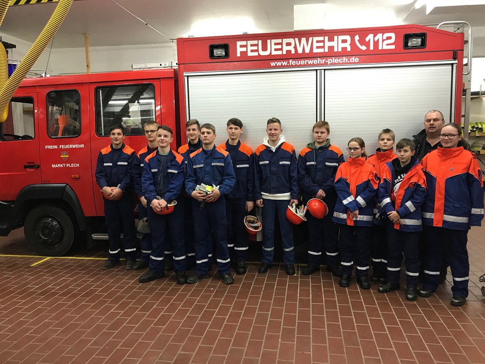 Gruppenfoto der Teilnehmer an der Jugendflamme